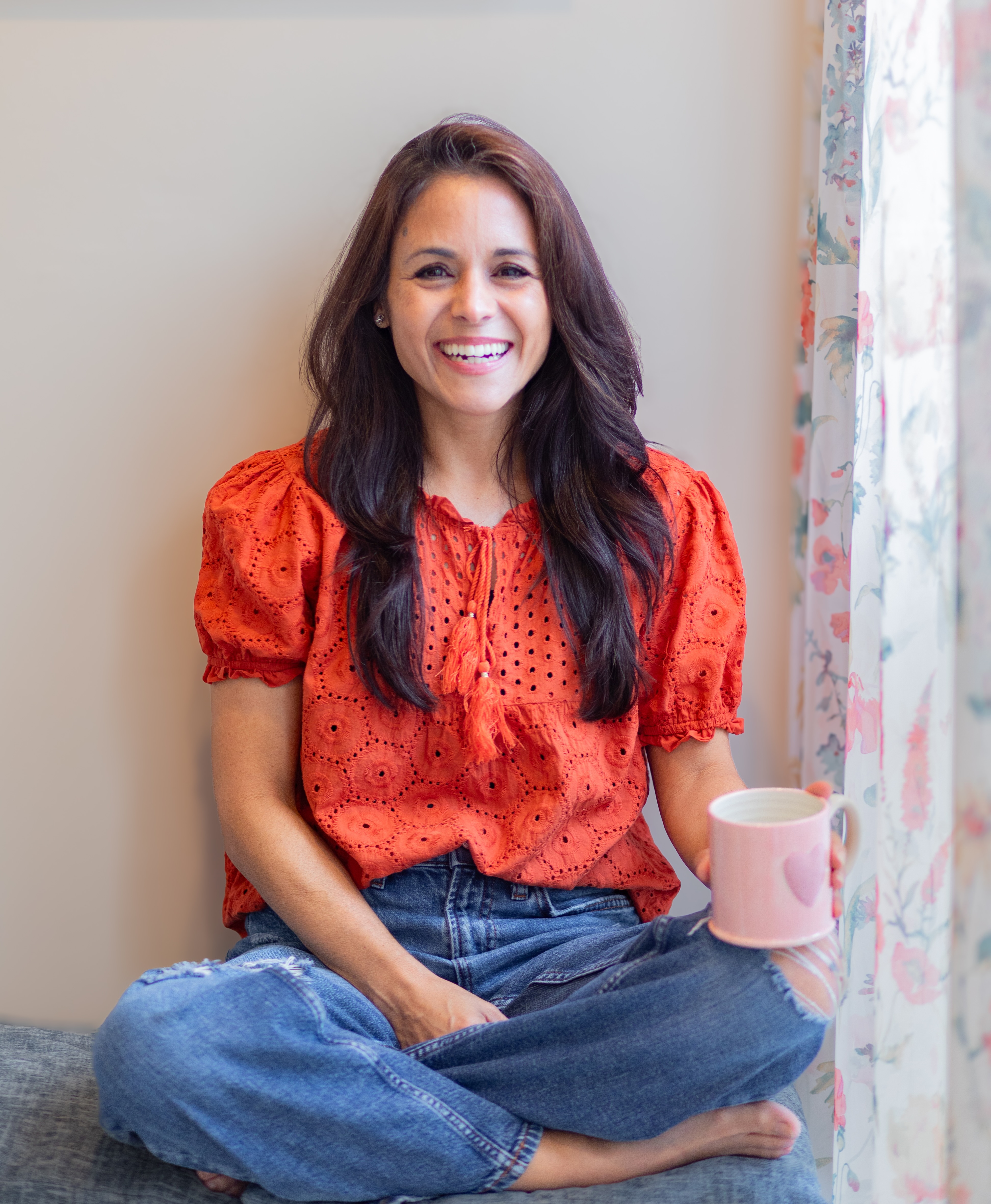 jessica pineda bilingual voice over actress headshot